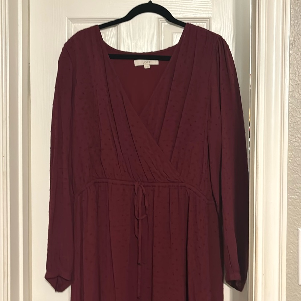 Loft size xl maroon dress.  Worn once for family pictures.
